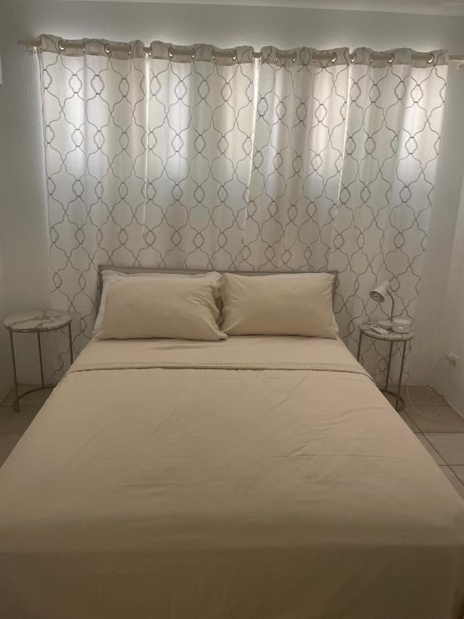 Petals Lovely Beach Villa St. John's Екстер'єр фото